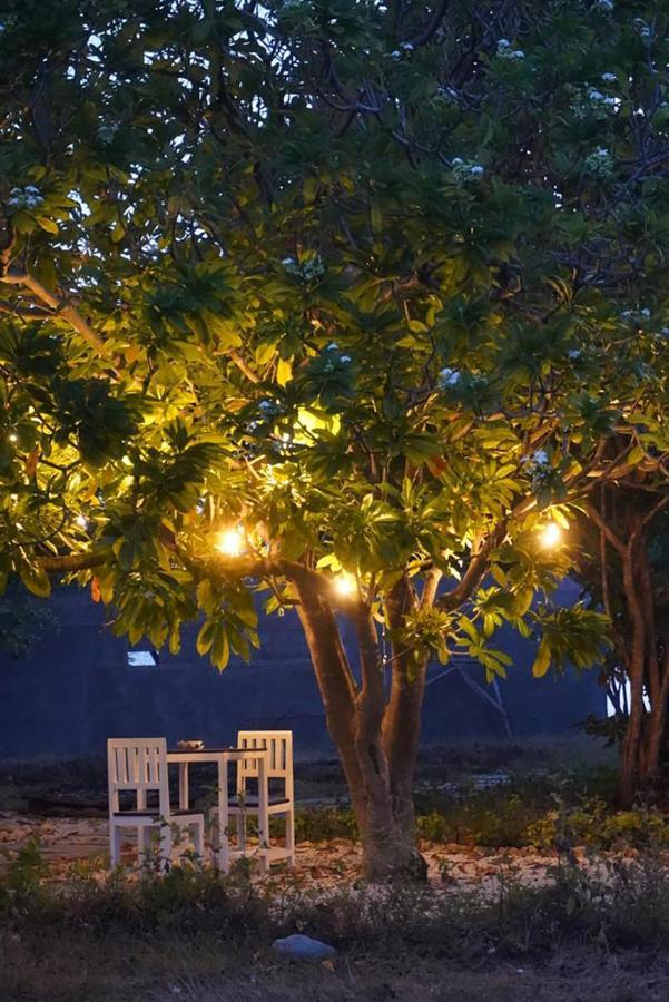Moyo Island Maleo Moyo Hotel & Dive Resort מראה חיצוני תמונה